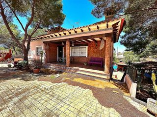 Chalet en venta en San Miguel de Salinas