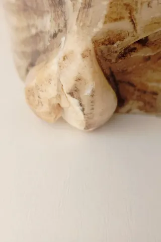 Adorno vintage in pietra di alabastro