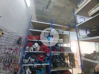 Local comercial en venta en Fontsanta - Fatjó en Cornellà de Llobregat