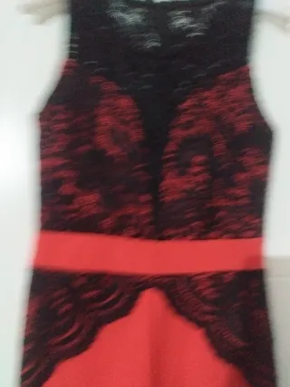 Vestido rojo y negro encaje