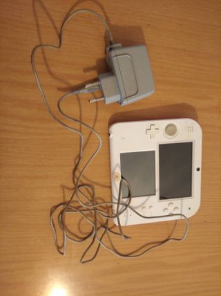 Nintendo 2DS Blanca y roja
