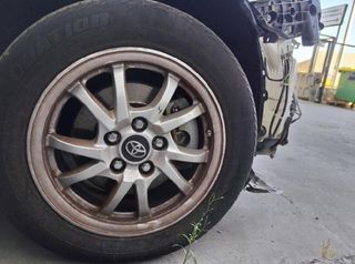 4261147310 llanta toyota prius v 1.8 at (99 225536