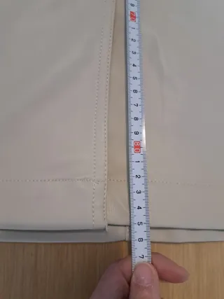 Falda Zara polipiel beige Talla M