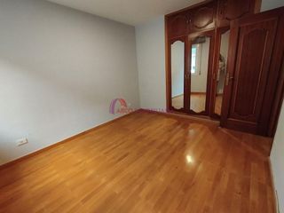 Piso en venta en Plaza España - Villa Pilar - Reyes Católicos - Vadillos en Burgos