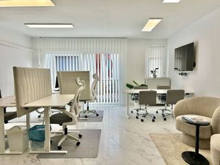 Oficina en venta en Zona Puerto Deportivo en Fuengirola