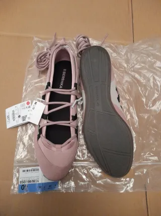 Bailarinas deportivas Bershka atadas Nuevas