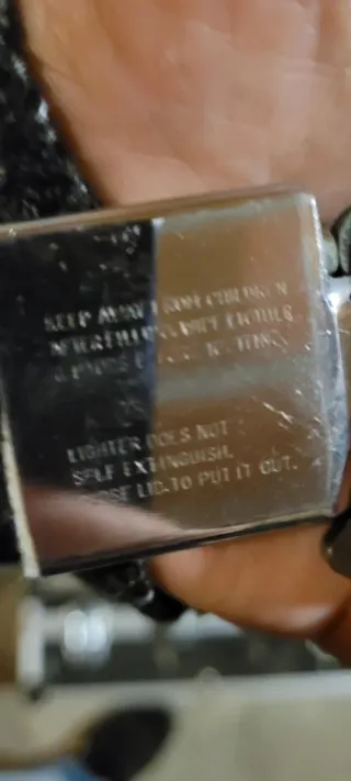 Mechero Zippo Lucky Strike