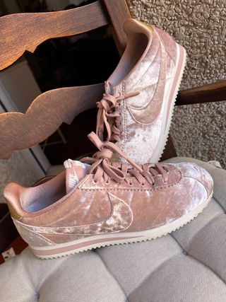 Zapatillas Nike Cortez Terciopelo Rosa Dorado