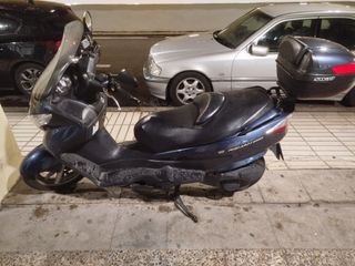 Suzuki Burgman 200 Scooter