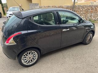Lancia Ypsilon 2013