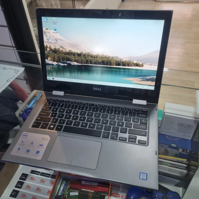 Dell Inspiron 13 5000 i7 , 1TB sd, 12gb ram. table