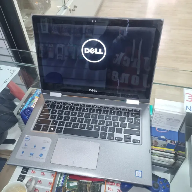 Dell Inspiron 13 5000 i7 , 1TB sd, 12gb ram. table