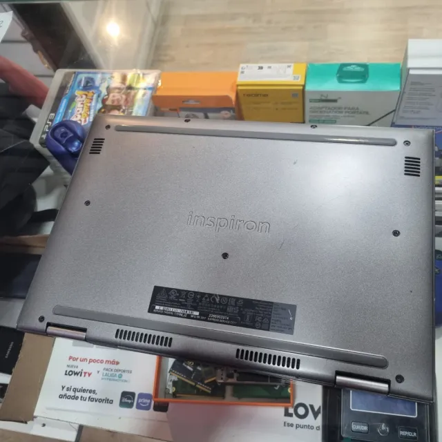 Dell Inspiron 13 5000 i7 , 1TB sd, 12gb ram. table