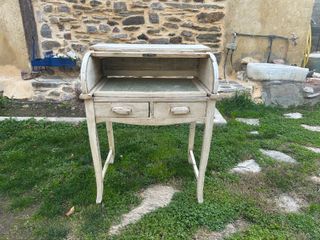 Escritorio antiguo de madera