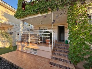 Casa adosada en venta en Elda