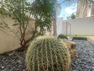 Casa adosada en venta en Elda