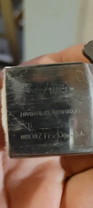 Mechero Zippo Lucky Strike