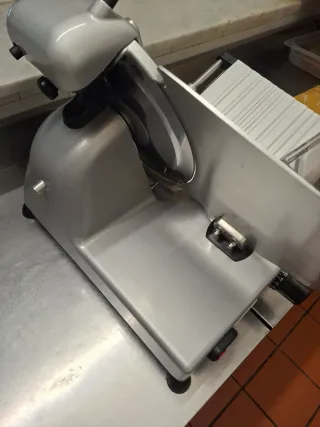 Affettatrice professionale 27,5 cm