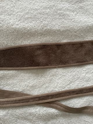 Cinturón de piel beige y marrón