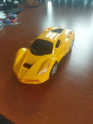 Transformers Coche Rojo y Amarillo