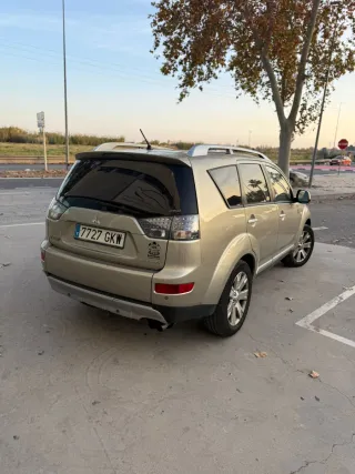 Mitsubishi Outlander 2.0 DI-D Inform 4WD