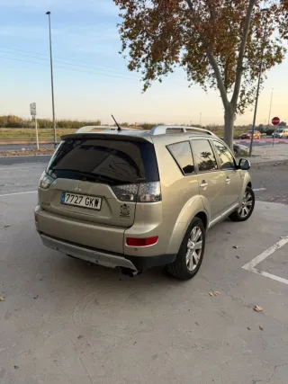 Mitsubishi Outlander 2.0 DI-D Inform 4WD