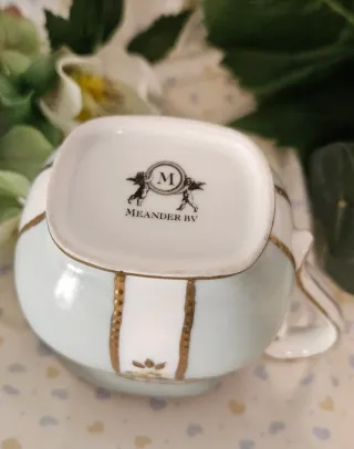 Lattiera della Meander BV in porcellana decorata