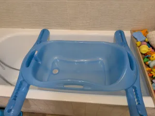 Bañera bebé azul cómoda