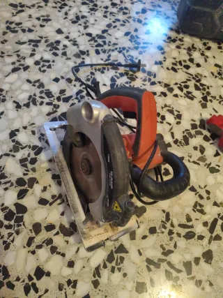 Sierra Circular con Láser