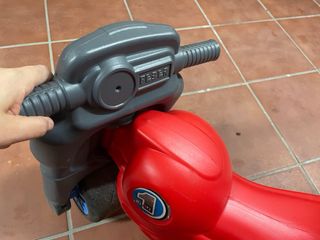 Moto correpasillos Feber roja