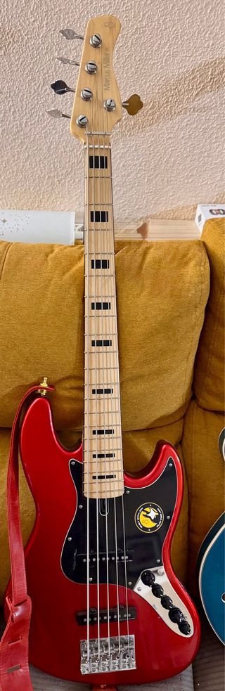 Bajo Marcus Miller V7 Vintage Swamp Ash-5