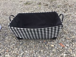 Cesto a quadri bianco e nero