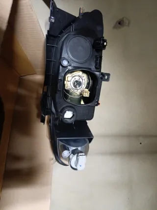 Faro Izquierdo Citroën Xsara