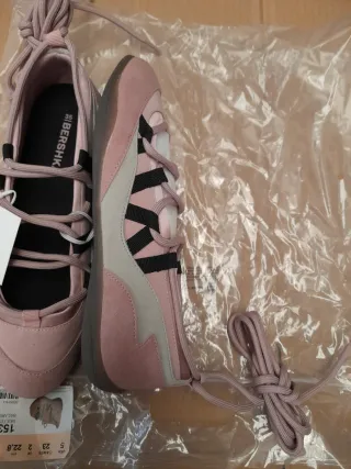 Bailarinas deportivas atada Bershka talla 3