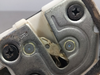 CERRADURA PUERTA DELANTERA DERECHA MAZDA 3 BERLIN