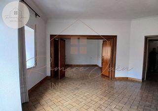 Piso en venta en Hospital en Jaén