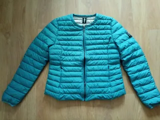 Abrigo acolchado Ecoalf color turquesa