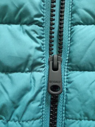 Abrigo acolchado Ecoalf color turquesa