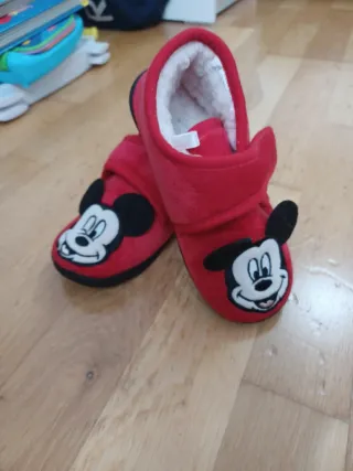 Calzado infantil talla 23