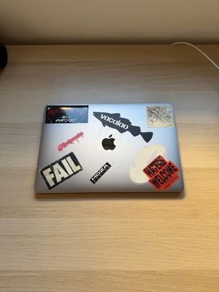 MacBook Pro 13” 2017 Gris Espacial (estudios/work)