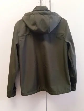 Chaqueta verde militar con capucha
