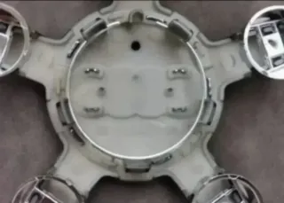 TAPA BUJES CENTRO RUEDA LLANTA AUDI 4F0601165N