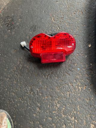 Piloto trasero Suzuki Bandit 600 04