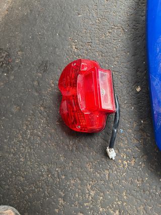 Piloto trasero Suzuki Bandit 600 04