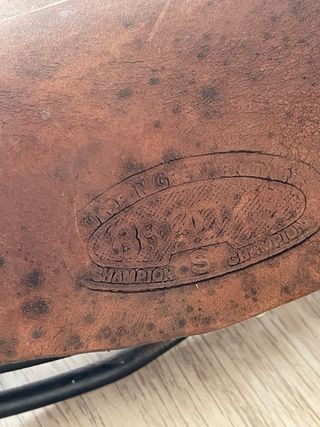 Sella Brooks in pelle vintage