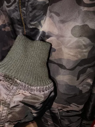 Chaqueta Alpha Industries MA1 Camuflaje