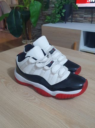 Jordan 11 Retro Low. -T37