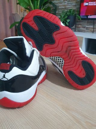 Jordan 11 Retro Low. -T37