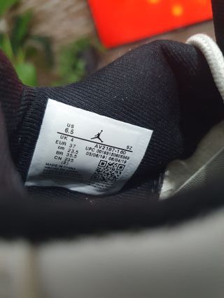 Jordan 11 Retro Low. -T37