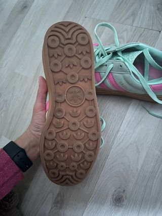 Zapatillas Adidas Gazelle plataforma verde y rosa